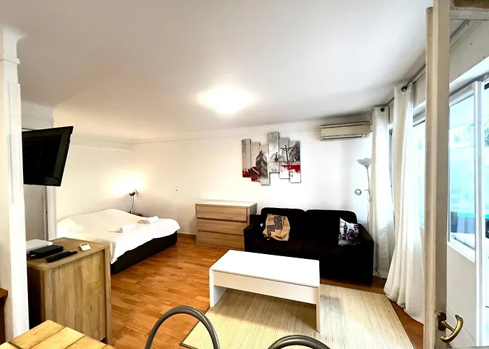 Studio Vidal In The City Center Of Cannes With Ac